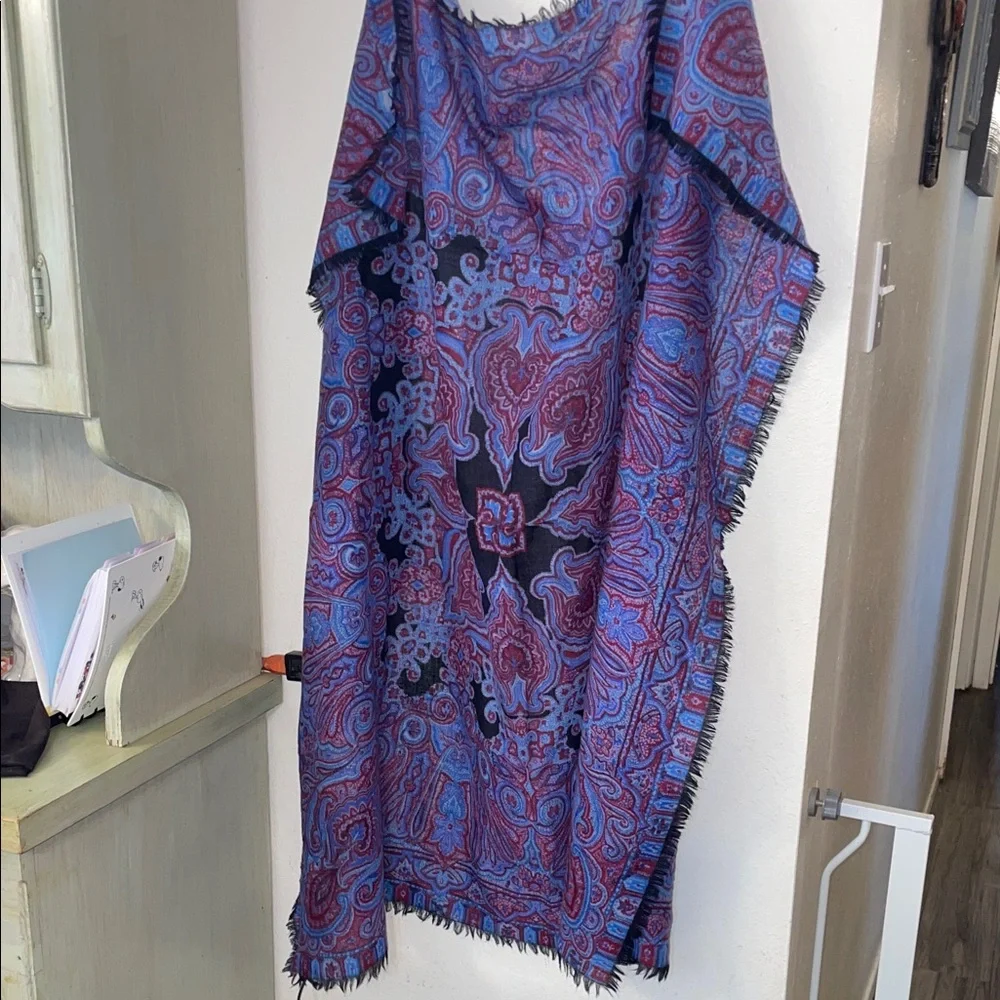 Elegant Paisley Scarf in Black, Blue and Pink - Picture 4 of 4
